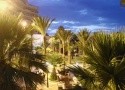 pohled na hotel z pláže 