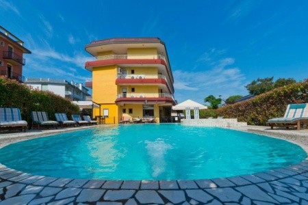 Hotel Corallo S Bazénem Pig- Eraclea Mare