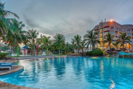 Crowne Plaza Resort Salalah Crowne Plaza Resort Salalah