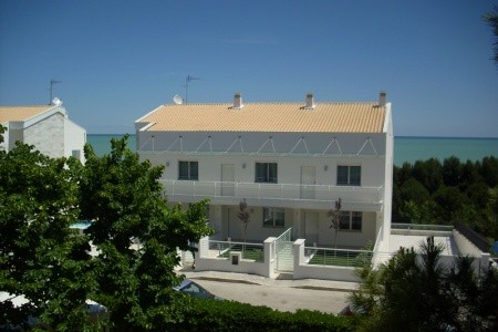 Rezidence Cerrano Park Resort S Bazénem Cer- Pineto