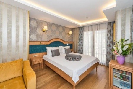 Aprilis Gold Hotel