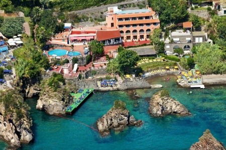 Ostrov Ischia, Itálie - Delfini