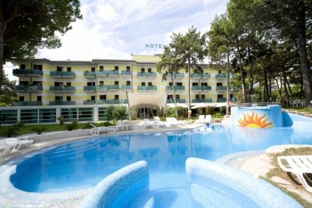 Hotel Mediterraneo**** - Lignano Pineta, Itálie, Lignano