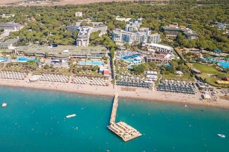 Maritim Pine Beach Resort