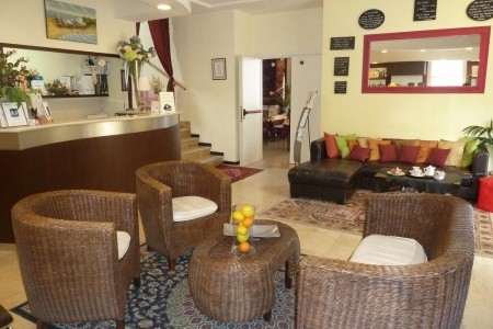 Crosal Hotel