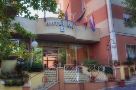 Hotel Ave 3* S Bazénem Pig Hotel Ave 3* S Bazénem Pig