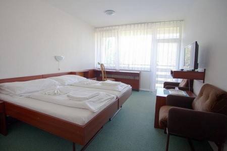 Smaragd: Romantický Pobyt 2 Noci Smaragd: Romantický Pobyt 2 Noci