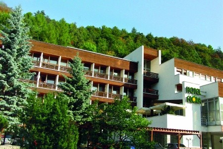 Trenčianske Teplice - Hotel Flóra Trenčianske Teplice - Hotel Flóra