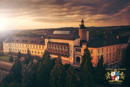 Chateau Hotel Zbiroh: Balíček Romantická Zima - 1 Noc Chateau Hotel Zbiroh: Balíček Romantická Zima - 1 Noc
