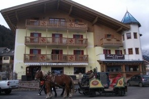 Hotel El Cid Campeador S Bazénem