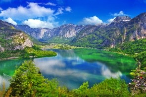 Halštatské jezero a plavby lodí