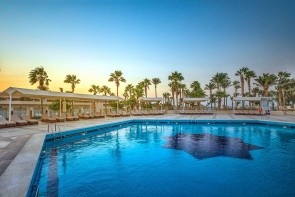 Meraki Beach Resort
