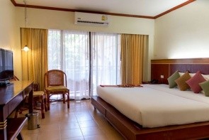 Lanta Casuarina Beach Resort