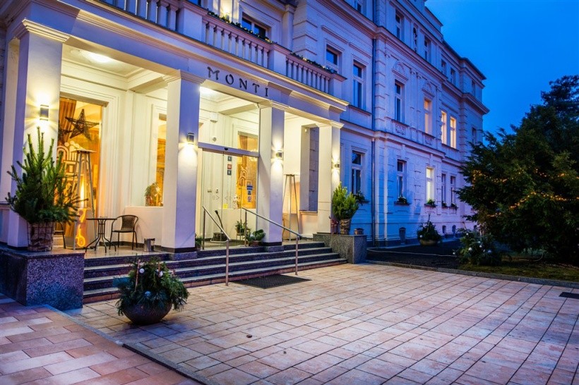 Hotel Chateau Monty SPA Resort, Česká republika Západní Čechy 2 460 Kč (̶3̶ ̶2̶5̶0̶ Kč) Invia Hotel Chateau Monty SPA Resort, Česká republika Západní Čechy 2 460 Kč (̶3̶ ̶2̶5̶0̶ Kč) Invia