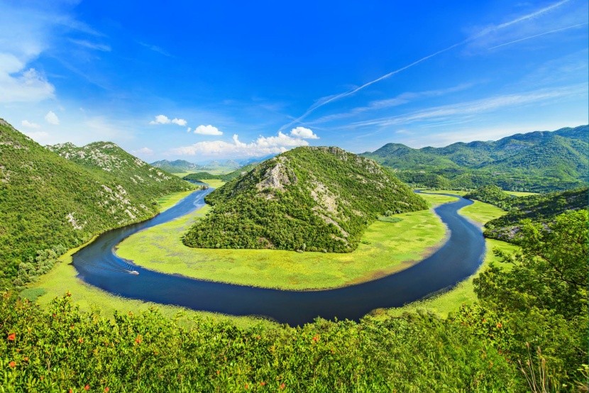Řeka Crnojevica nedaleko Skadarského jezera