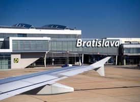 Letecky z Bratislavy